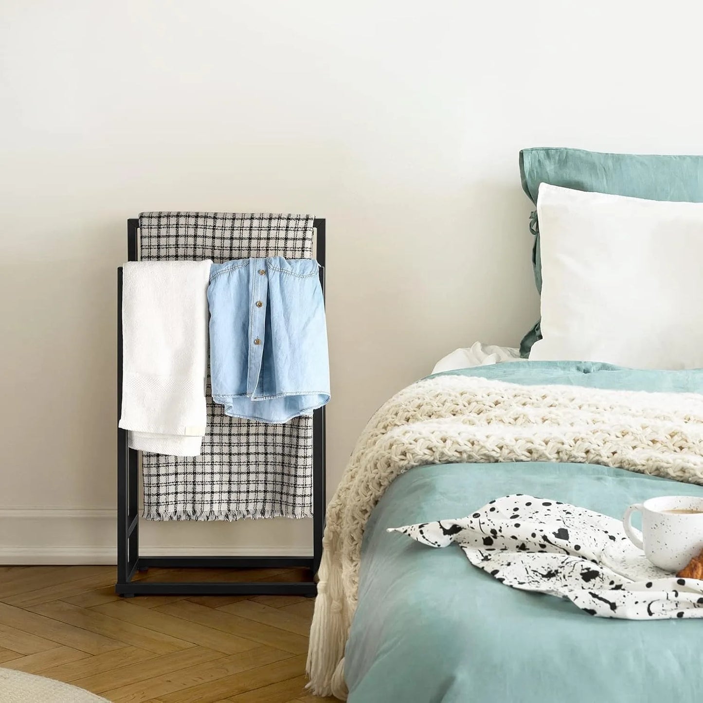 Hign-Concerned Deluxe 2 Tier Metal Towel Rack Floor Stand